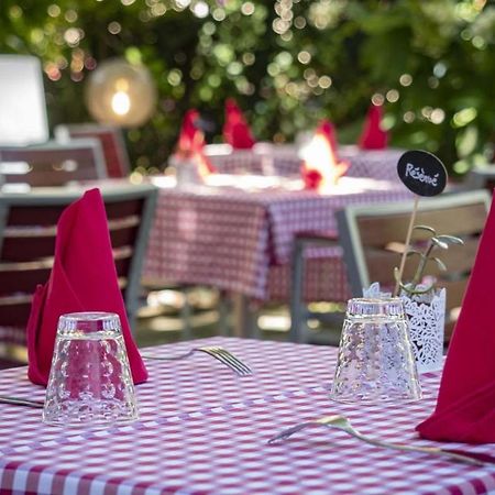 Hotel Restaurant Aux Sapins Thann Exteriör bild
