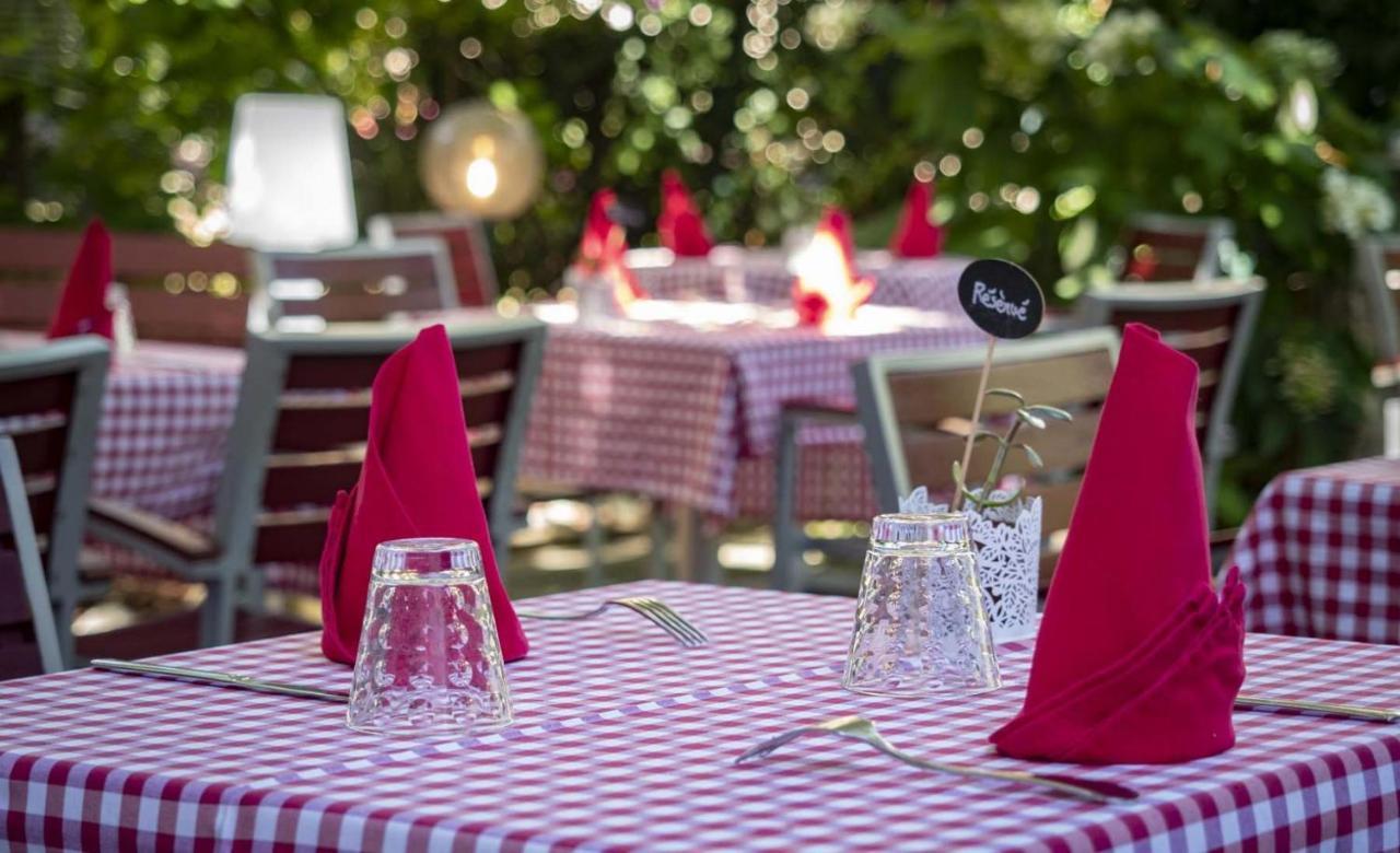 Hotel Restaurant Aux Sapins Thann Exteriör bild