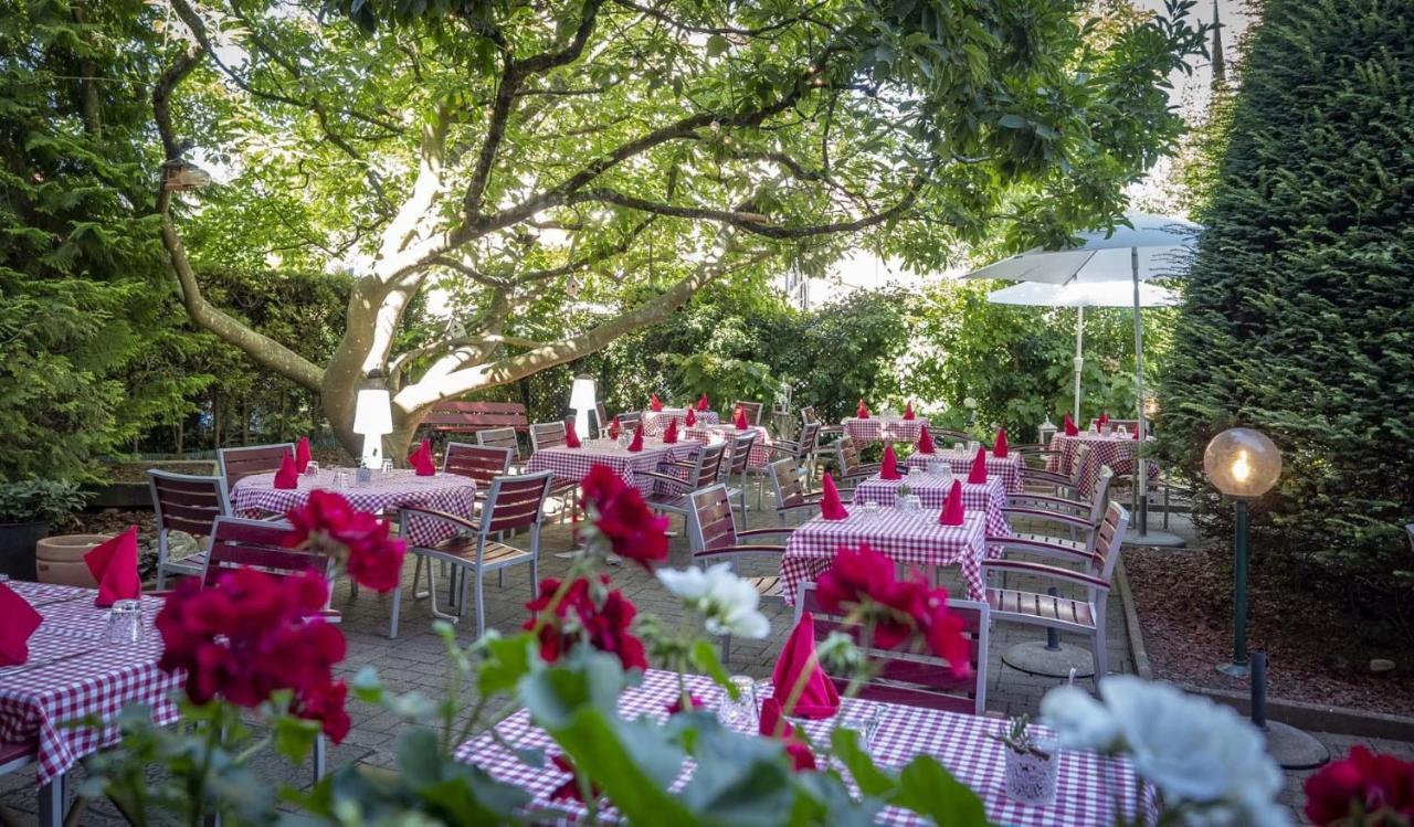 Hotel Restaurant Aux Sapins Thann Exteriör bild