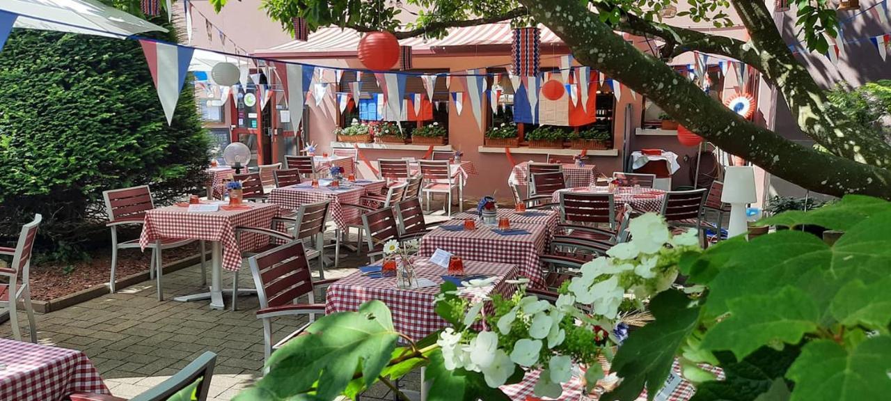 Hotel Restaurant Aux Sapins Thann Exteriör bild