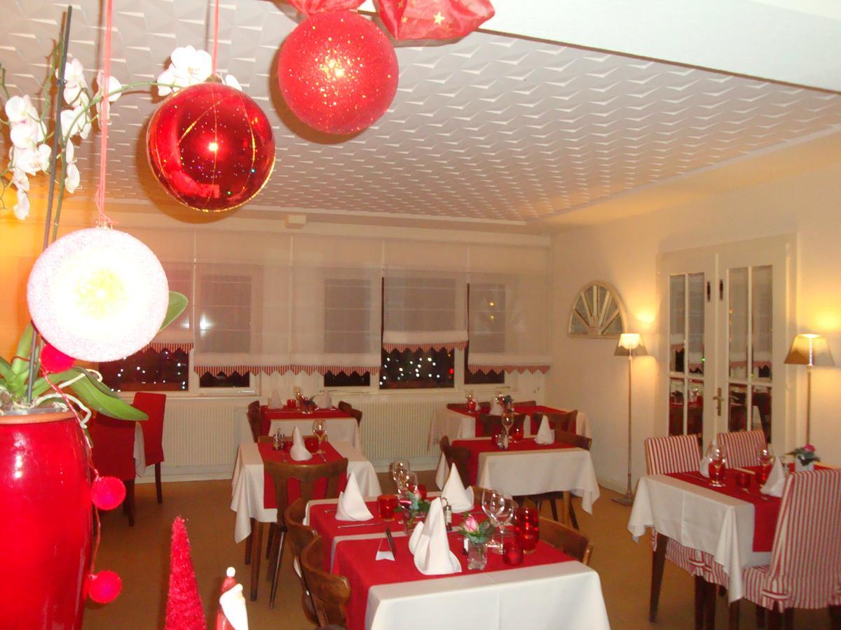 Hotel Restaurant Aux Sapins Thann Exteriör bild