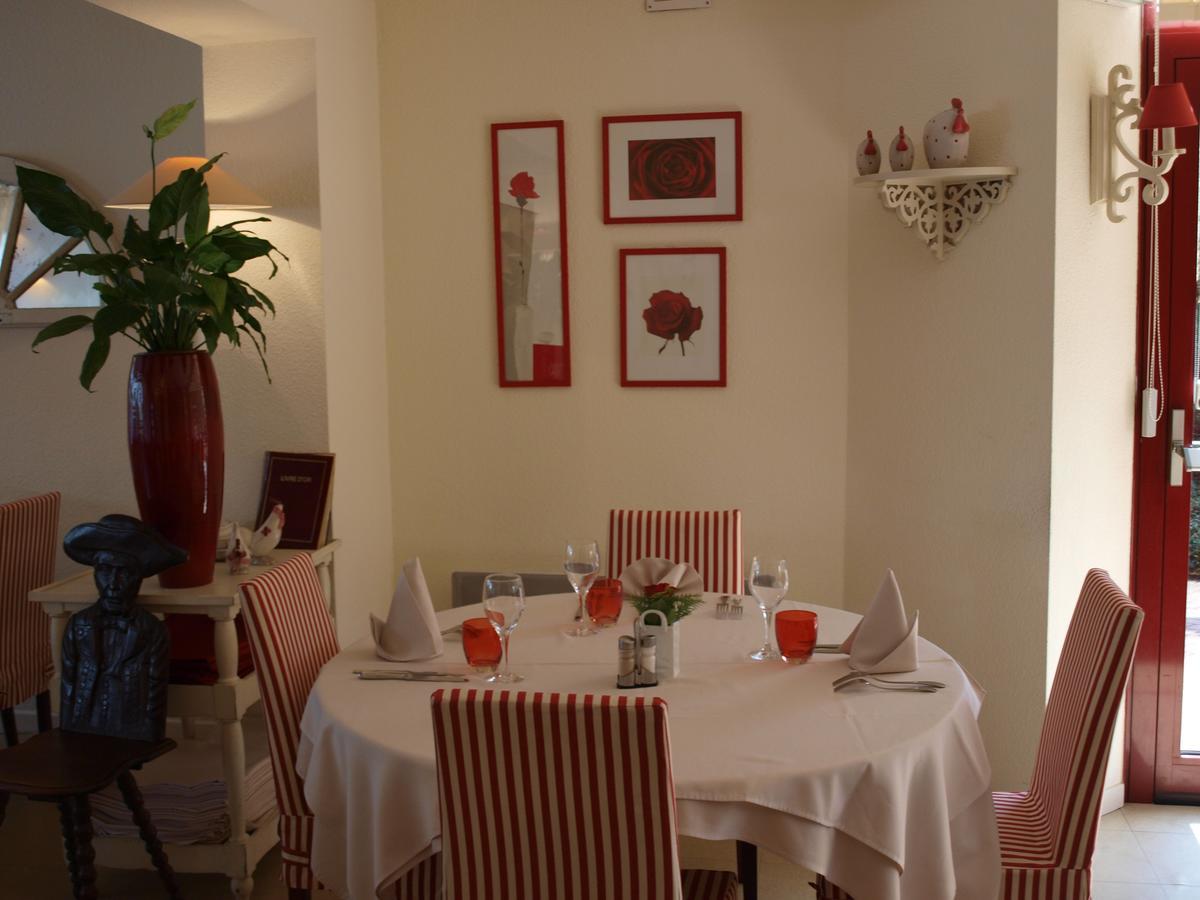 Hotel Restaurant Aux Sapins Thann Exteriör bild