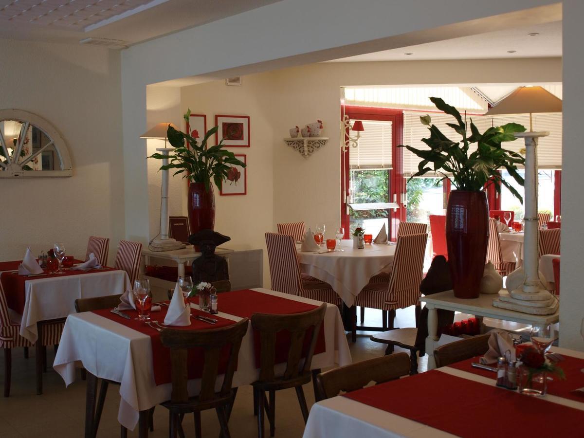 Hotel Restaurant Aux Sapins Thann Exteriör bild